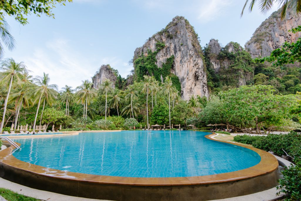 Family photo shoot, Family photographer, family photographer at Railay Krabi, honeymoon, Krabi family photographer, Krabi honeymoon photographer, Krabi photographer, Krabi photography, Krabi vacation photographer, Krabi wedding photographer, railay beach, Railay family photographer, Railay photographer, Railaybeach, ช่างภาพถ่ายภาพครอบครัว Rayavadee, ช่างภาพถ่ายภาพครอบครัว รายาวดี, ช่างภาพไร่เลย์, หาช่างภาพถ่ายภาพครอบครัวริมทะเล กระบี่, หาช่างภาพถ่ายภาพที่ Rayavdee, หาช่างภาพถ่ายภาพที่รายาวดี ไร่เลย์, หาช่างภาพถ่ายภาพที่ไร่เลย์, หาช่างภาพถ่ายรูปครอบครัวริมชายหาด ในกระบี่