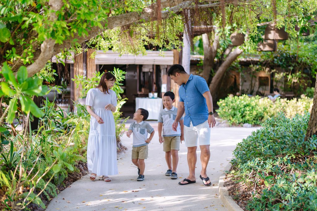 Family photo shoot, Family photographer, family photographer at Railay Krabi, honeymoon, Krabi family photographer, Krabi honeymoon photographer, Krabi photographer, Krabi photography, Krabi vacation photographer, Krabi wedding photographer, railay beach, Railay family photographer, Railay photographer, Railaybeach, ช่างภาพถ่ายภาพครอบครัว Rayavadee, ช่างภาพถ่ายภาพครอบครัว รายาวดี, ช่างภาพไร่เลย์, หาช่างภาพถ่ายภาพครอบครัวริมทะเล กระบี่, หาช่างภาพถ่ายภาพที่ Rayavdee, หาช่างภาพถ่ายภาพที่รายาวดี ไร่เลย์, หาช่างภาพถ่ายภาพที่ไร่เลย์, หาช่างภาพถ่ายรูปครอบครัวริมชายหาด ในกระบี่