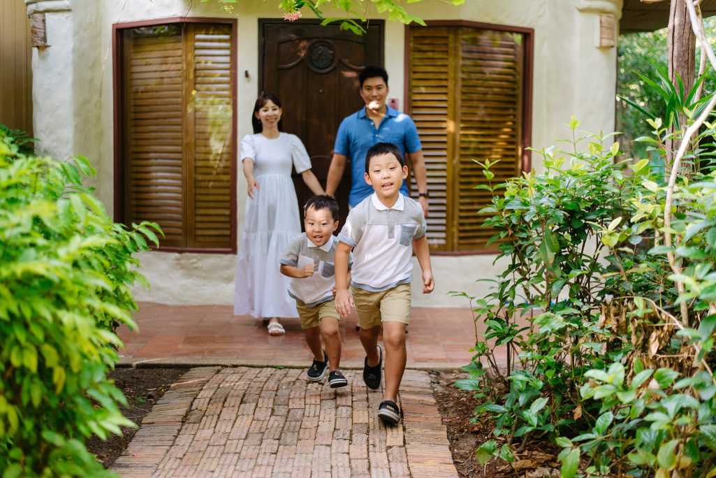 Family photo shoot, Family photographer, family photographer at Railay Krabi, honeymoon, Krabi family photographer, Krabi honeymoon photographer, Krabi photographer, Krabi photography, Krabi vacation photographer, Krabi wedding photographer, railay beach, Railay family photographer, Railay photographer, Railaybeach, ช่างภาพถ่ายภาพครอบครัว Rayavadee, ช่างภาพถ่ายภาพครอบครัว รายาวดี, ช่างภาพไร่เลย์, หาช่างภาพถ่ายภาพครอบครัวริมทะเล กระบี่, หาช่างภาพถ่ายภาพที่ Rayavdee, หาช่างภาพถ่ายภาพที่รายาวดี ไร่เลย์, หาช่างภาพถ่ายภาพที่ไร่เลย์, หาช่างภาพถ่ายรูปครอบครัวริมชายหาด ในกระบี่