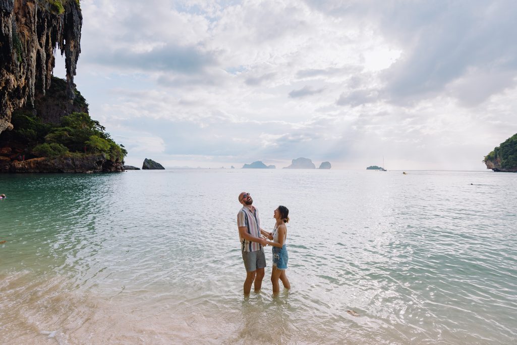 Krabi honeymoon photographer, Krabi honeymoon photography, Krabi proposal photographer, Krabi proposal photography, Krabi surprise proposal photographer, Krabi wedding photographer, Krabi wedding photography, Krabithailand, Photographer in Krabi, Photographer in Railay Krabi, Proposal, Proposal photo at Krabi, Proposal photographer in Krabi, railay beach, Railay photographer, Railay photography, Railaybeach, surprise proposal, surprise proposal at Krabi, ช่างภาพกระบี่