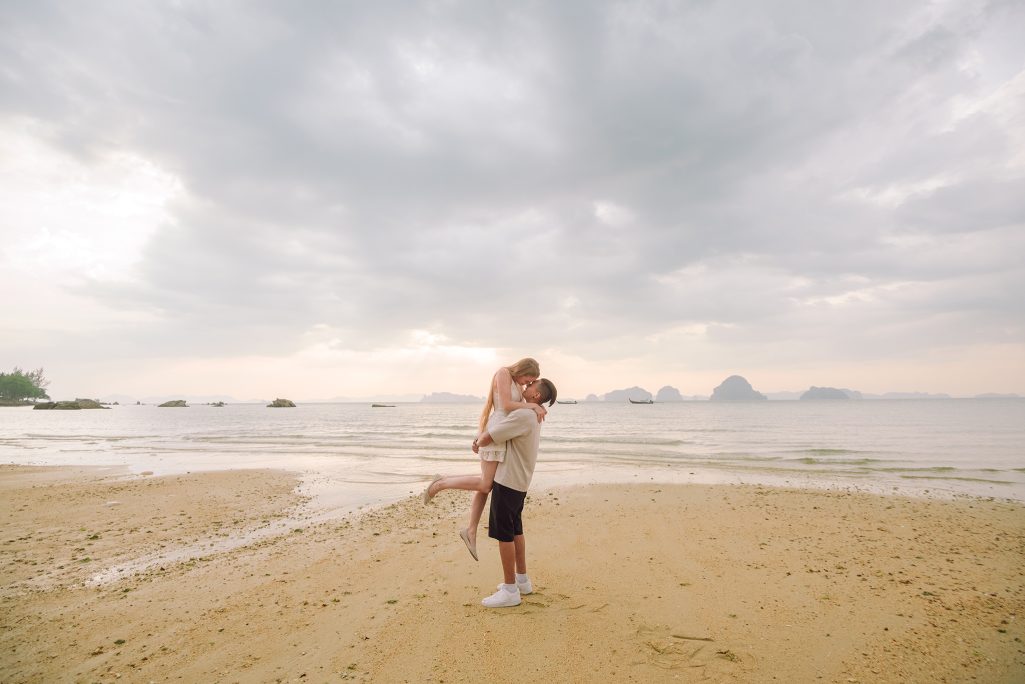 Krabi proposal, Krabi beach wedding decoration, Krabi photographer, Krabi decoration, Surprise proposal on the beach at Krabi, Krabi proposal decoration, Krabi wedding planner