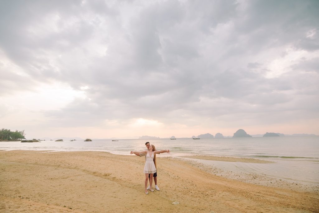 Krabi proposal, Krabi beach wedding decoration, Krabi photographer, Krabi decoration, Surprise proposal on the beach at Krabi, Krabi proposal decoration, Krabi wedding planner