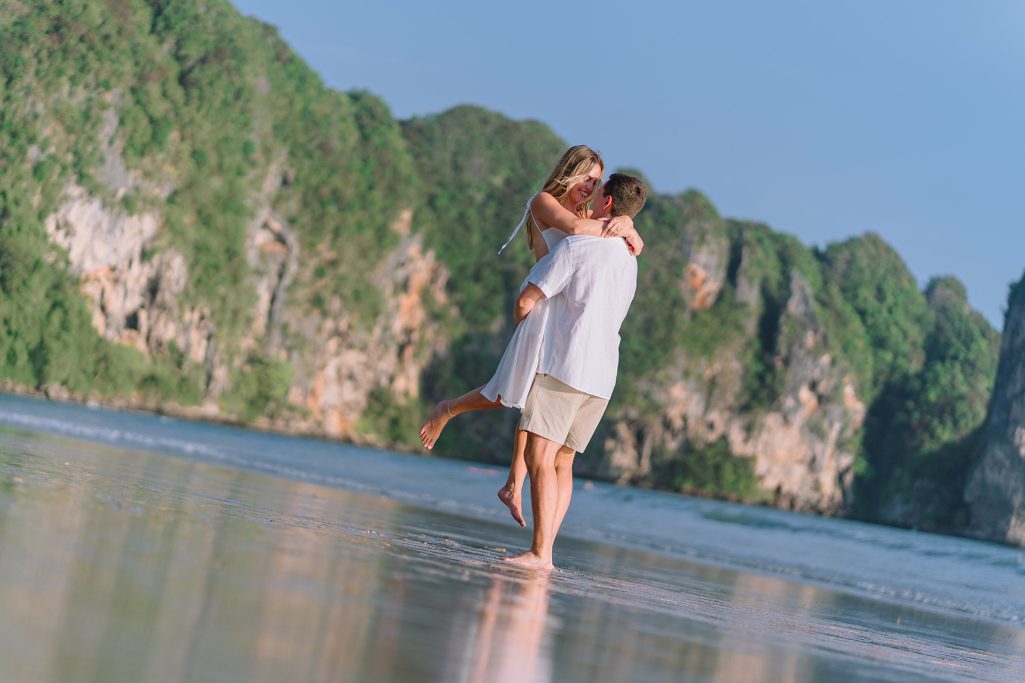 Krabi photographer, Krabi photography, Krabi honeymoon photography, honeymoon, couple, Aonang Monkey trail, Ao Nang, Engagement, Photo shoot at Ao Nang beach