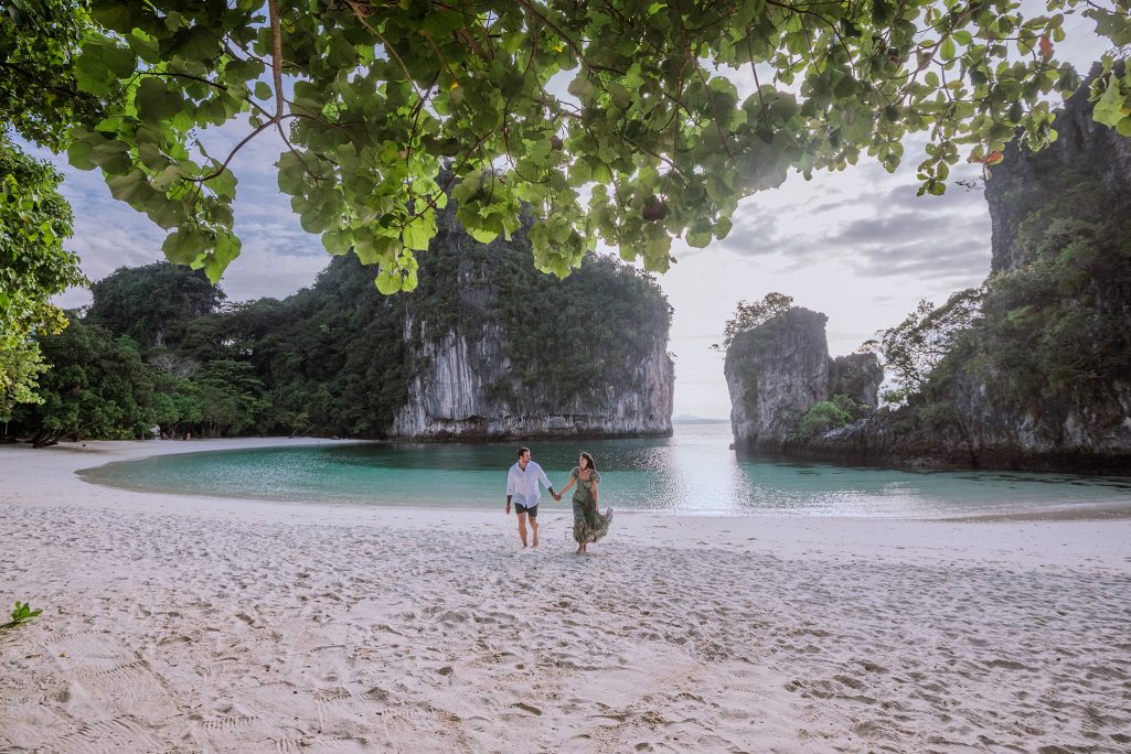 Hong Island, Krabi honeymoon photographer, Krabi honeymoon photography, Krabi Longtail boat, Krabi Longtail boat photographer, Krabi Long tail boat photography, Krabi longtail boat, Krabi Longtail boat photographer, Krabi Longtail boat photography, Krabi Thailand, island trip, Honeymoon