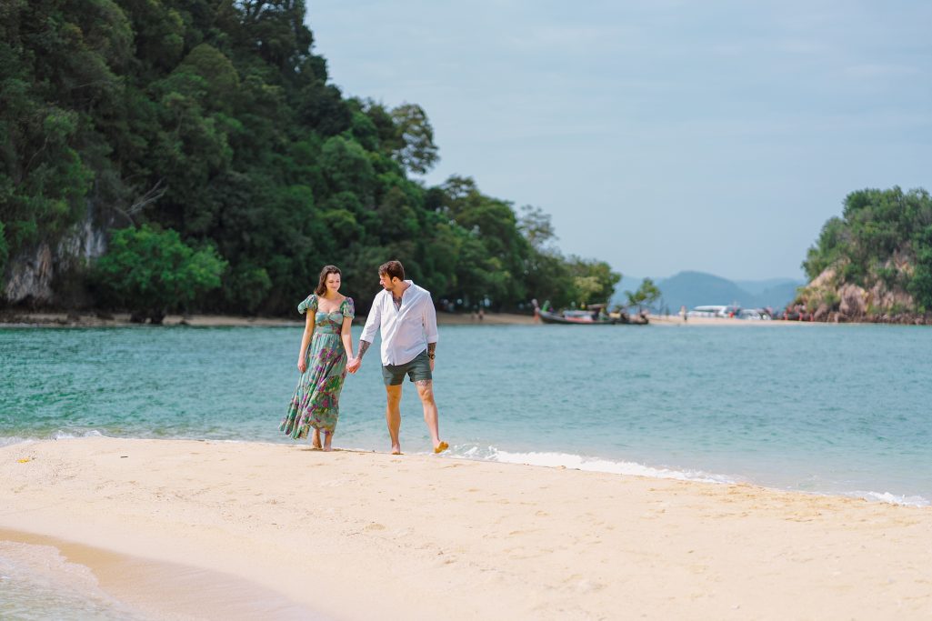 Hong Island, Krabi honeymoon photographer, Krabi honeymoon photography, Krabi Longtail boat, Krabi Longtail boat photographer, Krabi Long tail boat photography, Krabi longtail boat, Krabi Longtail boat photographer, Krabi Longtail boat photography, Krabi Thailand, island trip, Honeymoon