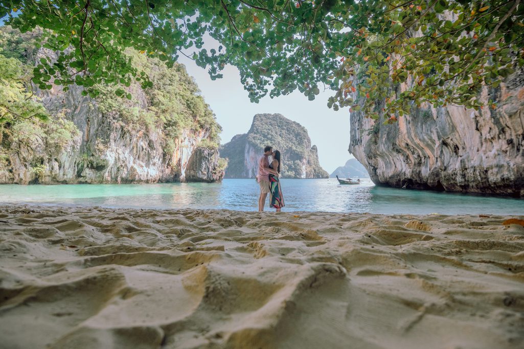 Hong Island, Krabi honeymoon photographer, Krabi honeymoon photography, Krabi Longtail boat, Krabi Longtail boat photographer, Krabi Long tail boat photography, Krabi longtail boat, Krabi Longtail boat photographer, Krabi Longtail boat photography, Krabi Thailand, island trip, Honeymoon