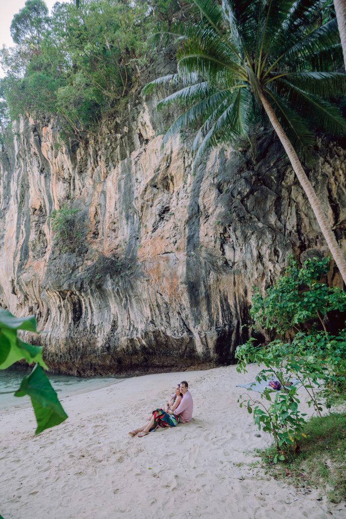 Hong Island, Krabi honeymoon photographer, Krabi honeymoon photography, Krabi Longtail boat, Krabi Longtail boat photographer, Krabi Long tail boat photography, Krabi longtail boat, Krabi Longtail boat photographer, Krabi Longtail boat photography, Krabi Thailand, island trip, Honeymoon