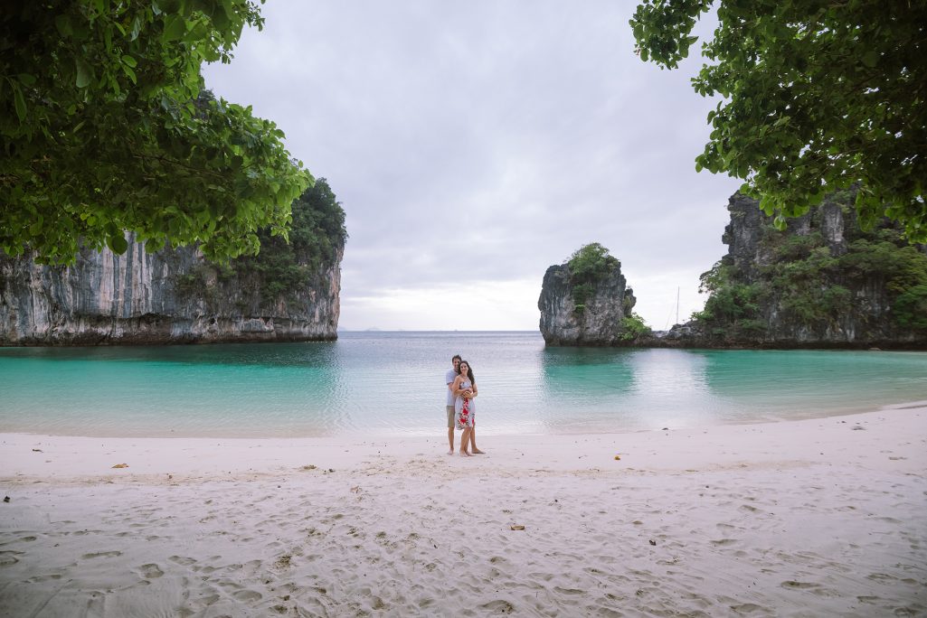 Hong Island, Krabi honeymoon photographer, Krabi honeymoon photography, Krabi Longtail boat, Krabi Longtail boat photographer, Krabi Long tail boat photography, Krabi longtail boat, Krabi Longtail boat photographer, Krabi Longtail boat photography, Krabi Thailand, island trip, Honeymoon, Surprise proposal, Surprise proposal photographer