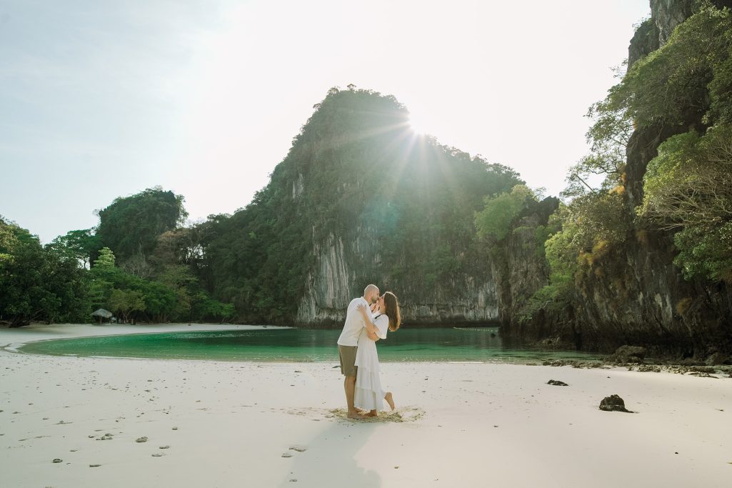 Hong Island, Krabi honeymoon photographer, Krabi honeymoon photography, Krabi Longtail boat, Krabi Longtail boat photographer, Krabi Long tail boat photography, Krabi longtail boat, Krabi Longtail boat photographer, Krabi Longtail boat photography, Krabi Thailand, island trip, Honeymoon