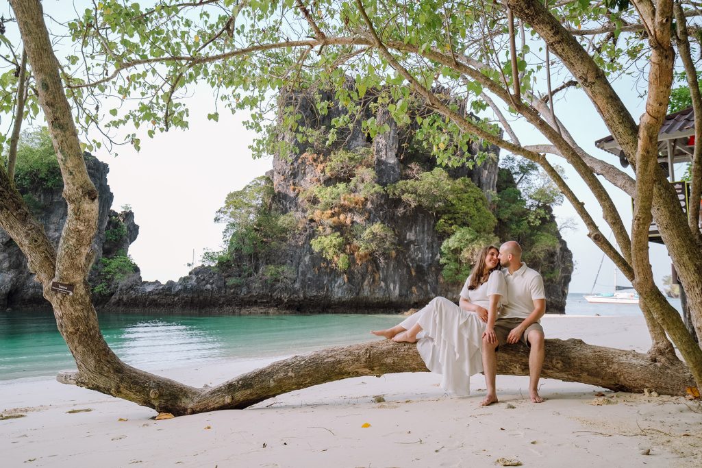 Hong Island, Krabi honeymoon photographer, Krabi honeymoon photography, Krabi Longtail boat, Krabi Longtail boat photographer, Krabi Long tail boat photography, Krabi longtail boat, Krabi Longtail boat photographer, Krabi Longtail boat photography, Krabi Thailand, island trip, Honeymoon