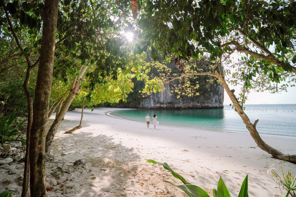 Hong Island, Krabi honeymoon photographer, Krabi honeymoon photography, Krabi Longtail boat, Krabi Longtail boat photographer, Krabi Long tail boat photography, Krabi longtail boat, Krabi Longtail boat photographer, Krabi Longtail boat photography, Krabi Thailand, island trip, Honeymoon