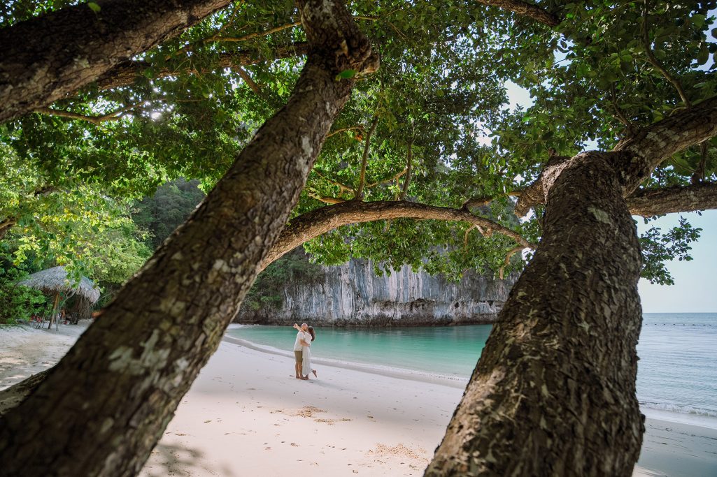 Hong Island, Krabi honeymoon photographer, Krabi honeymoon photography, Krabi Longtail boat, Krabi Longtail boat photographer, Krabi Long tail boat photography, Krabi longtail boat, Krabi Longtail boat photographer, Krabi Longtail boat photography, Krabi Thailand, island trip, Honeymoon