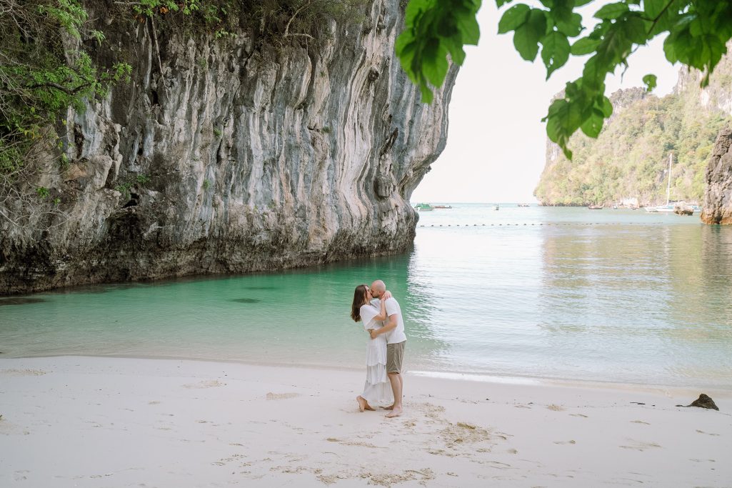 Hong Island, Krabi honeymoon photographer, Krabi honeymoon photography, Krabi Longtail boat, Krabi Longtail boat photographer, Krabi Long tail boat photography, Krabi longtail boat, Krabi Longtail boat photographer, Krabi Longtail boat photography, Krabi Thailand, island trip, Honeymoon