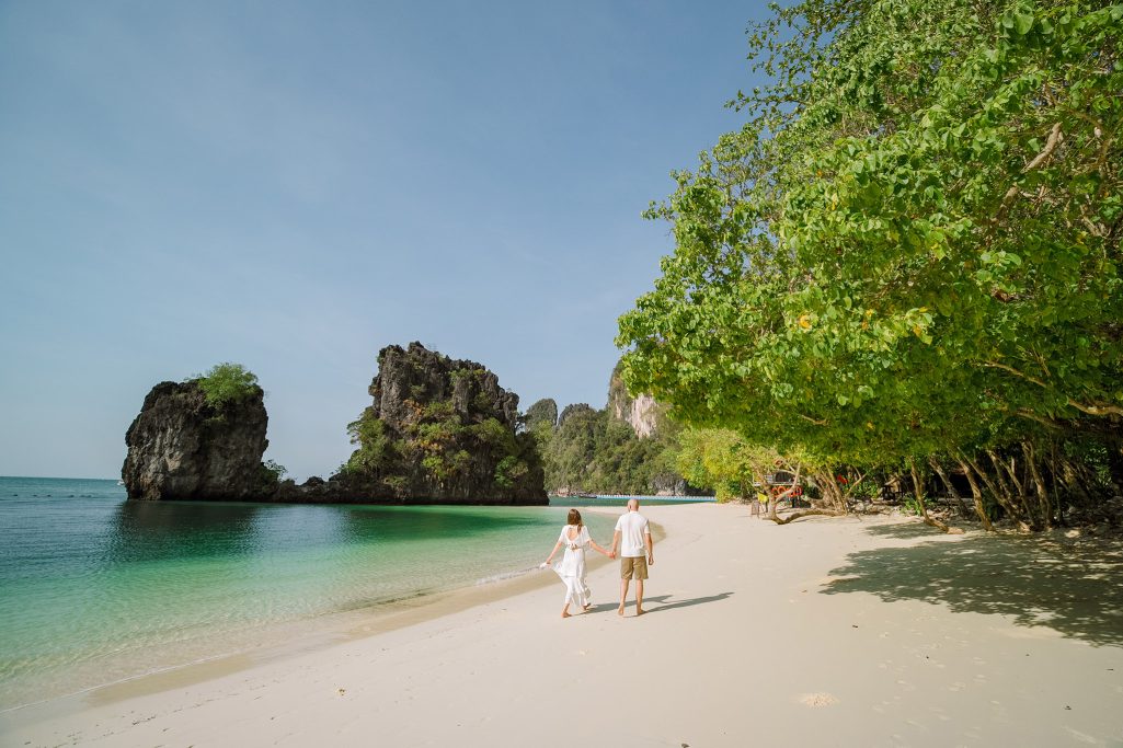 Hong Island, Krabi honeymoon photographer, Krabi honeymoon photography, Krabi Longtail boat, Krabi Longtail boat photographer, Krabi Long tail boat photography, Krabi longtail boat, Krabi Longtail boat photographer, Krabi Longtail boat photography, Krabi Thailand, island trip, Honeymoon