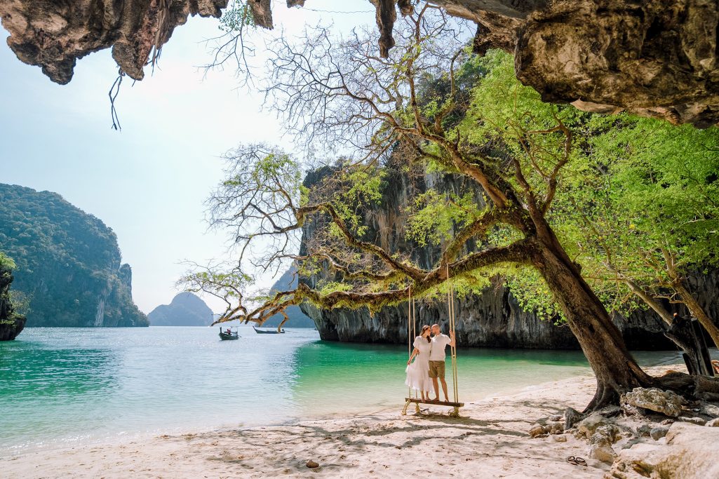 Hong Island, Krabi honeymoon photographer, Krabi honeymoon photography, Krabi Longtail boat, Krabi Longtail boat photographer, Krabi Long tail boat photography, Krabi longtail boat, Krabi Longtail boat photographer, Krabi Longtail boat photography, Krabi Thailand, island trip, Honeymoon