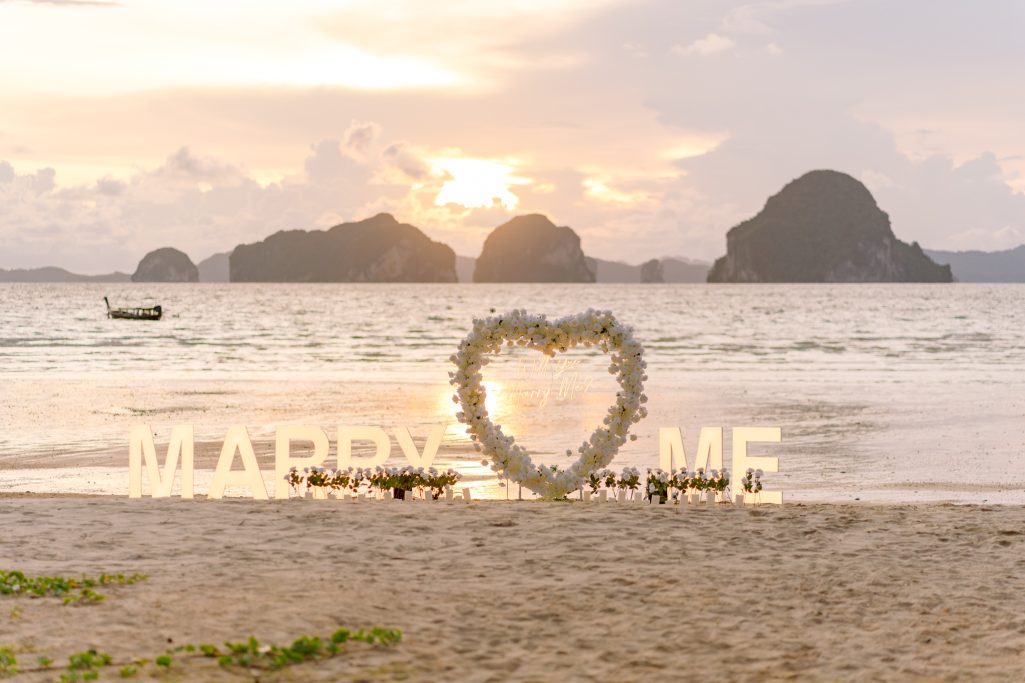 Decoration for surprise proposal in Krabi, Krabi Marriage proposal decoration, Krabi Marriage proposal planner, Krabi planner, krabi surprise proposal decoration, Krabi surprise proposal photographer, Proposal, surprise proposal, Surprise proposal photographer, surprise proposal photography, wedding surprise proposal