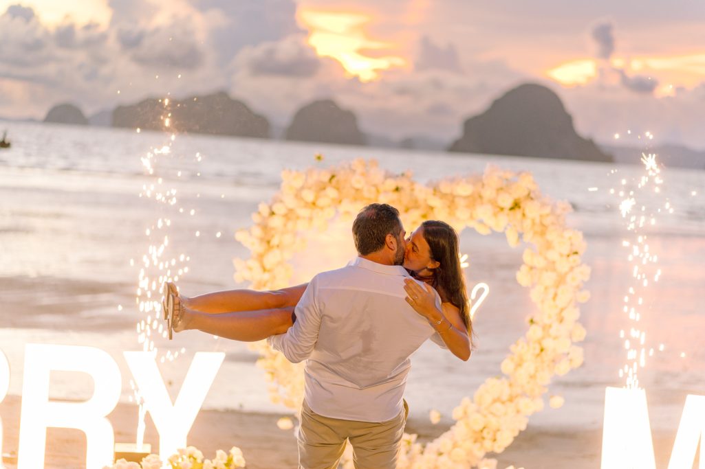 Decoration for surprise proposal in Krabi, Krabi Marriage proposal decoration, Krabi Marriage proposal planner, Krabi planner, krabi surprise proposal decoration, Krabi surprise proposal photographer, Proposal, surprise proposal, Surprise proposal photographer, surprise proposal photography, wedding surprise proposal