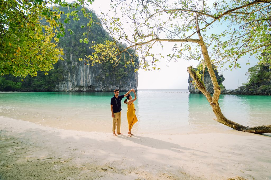 Hong Island, Krabi photographer, Krabi photography, Krabi Longtail boat, Krabi Longtail boat photographer, Krabi Long tail boat photography, Krabi longtail boat, Krabi Longtail boat photographer, Krabi Thailand, island trip, Krabi boat experience, Boat experience trip in Krabi, Krabi boat experience photography, Krabi Thailand, Honeymoon, Surprise proposal