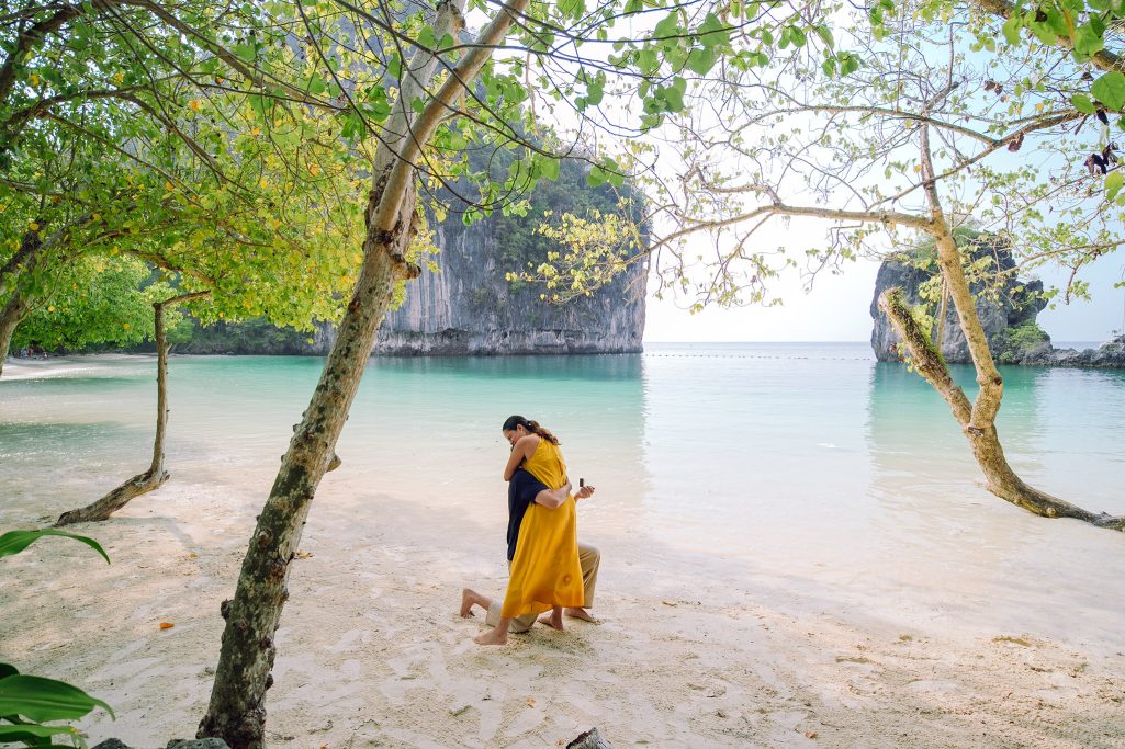 Hong Island, Krabi photographer, Krabi photography, Krabi Longtail boat, Krabi Longtail boat photographer, Krabi Long tail boat photography, Krabi longtail boat, Krabi Longtail boat photographer, Krabi Thailand, island trip, Krabi boat experience, Boat experience trip in Krabi, Krabi boat experience photography, Krabi Thailand, Honeymoon, Surprise proposal