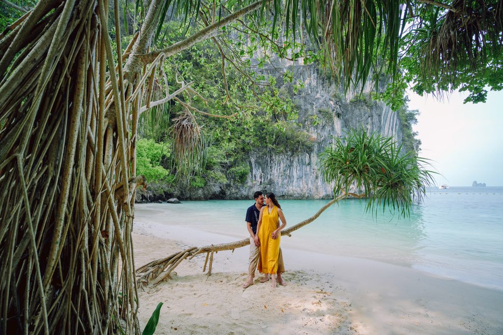 Hong Island, Krabi photographer, Krabi photography, Krabi Longtail boat, Krabi Longtail boat photographer, Krabi Long tail boat photography, Krabi longtail boat, Krabi Longtail boat photographer, Krabi Thailand, island trip, Krabi boat experience, Boat experience trip in Krabi, Krabi boat experience photography, Krabi Thailand, Honeymoon, Surprise proposal