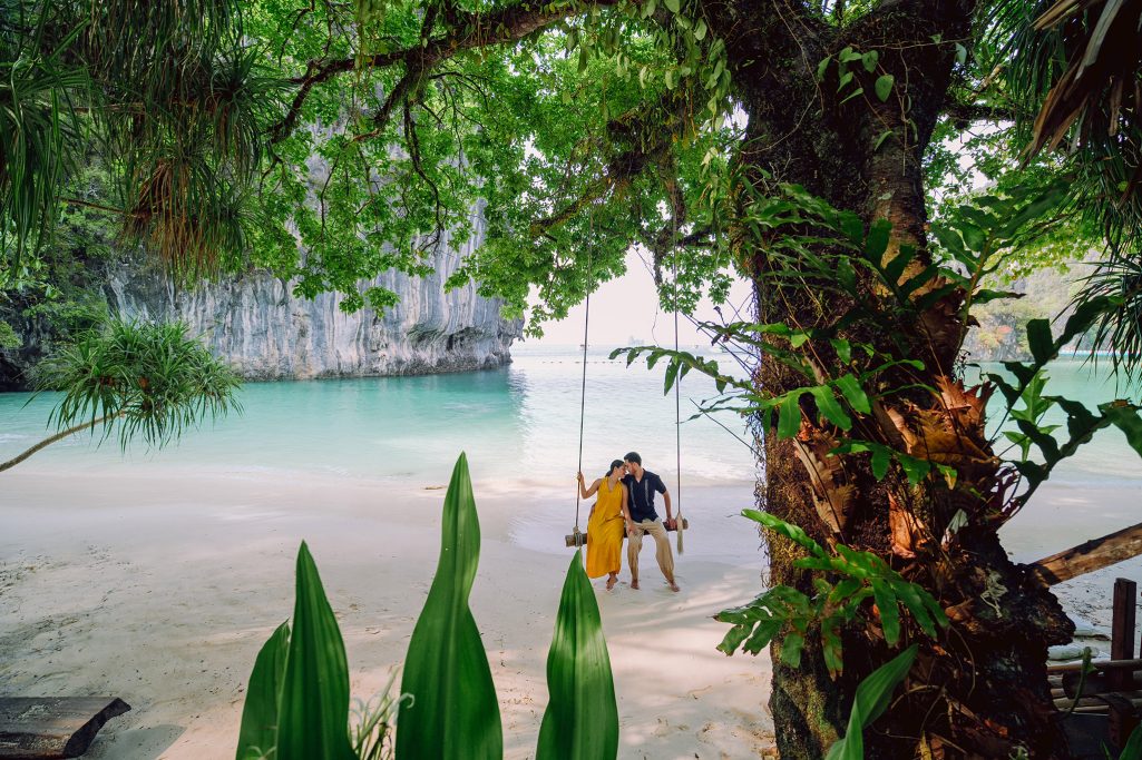 Hong Island, Krabi photographer, Krabi photography, Krabi Longtail boat, Krabi Longtail boat photographer, Krabi Long tail boat photography, Krabi longtail boat, Krabi Longtail boat photographer, Krabi Thailand, island trip, Krabi boat experience, Boat experience trip in Krabi, Krabi boat experience photography, Krabi Thailand, Honeymoon, Surprise proposal