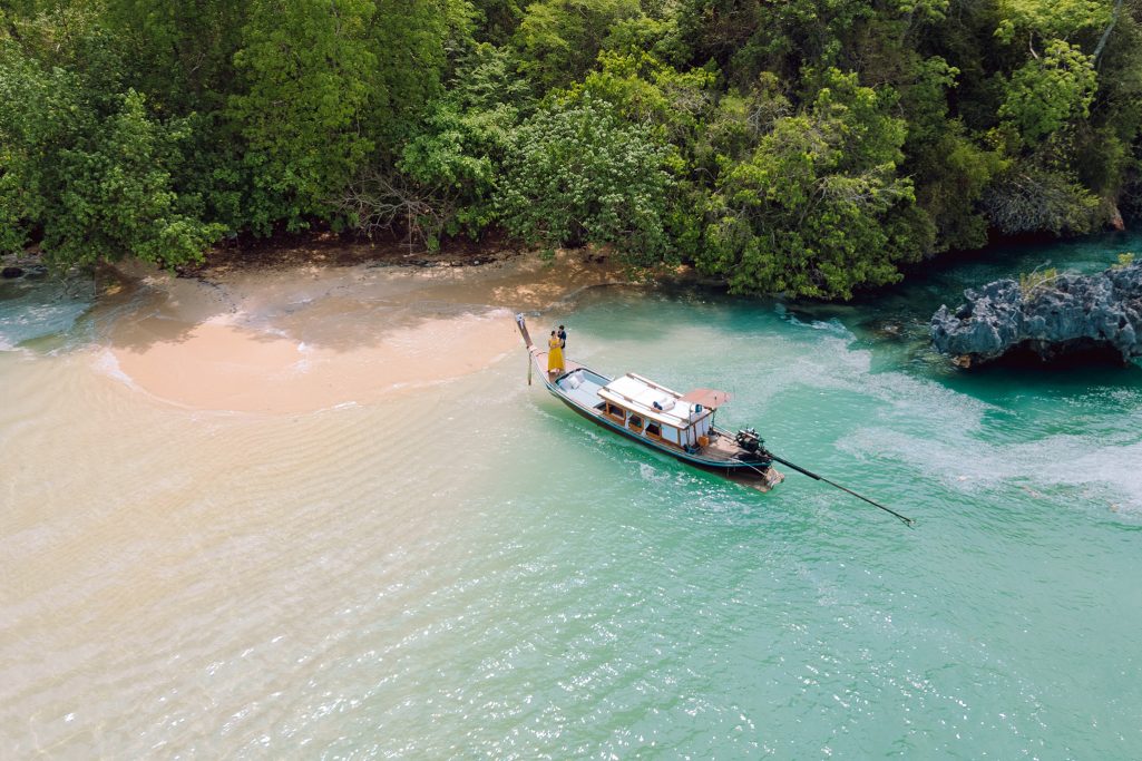 Hong Island, Krabi photographer, Krabi photography, Krabi Longtail boat, Krabi Longtail boat photographer, Krabi Long tail boat photography, Krabi longtail boat, Krabi Longtail boat photographer, Krabi Thailand, island trip, Krabi boat experience, Boat experience trip in Krabi, Krabi boat experience photography, Krabi Thailand, Honeymoon, Surprise proposal