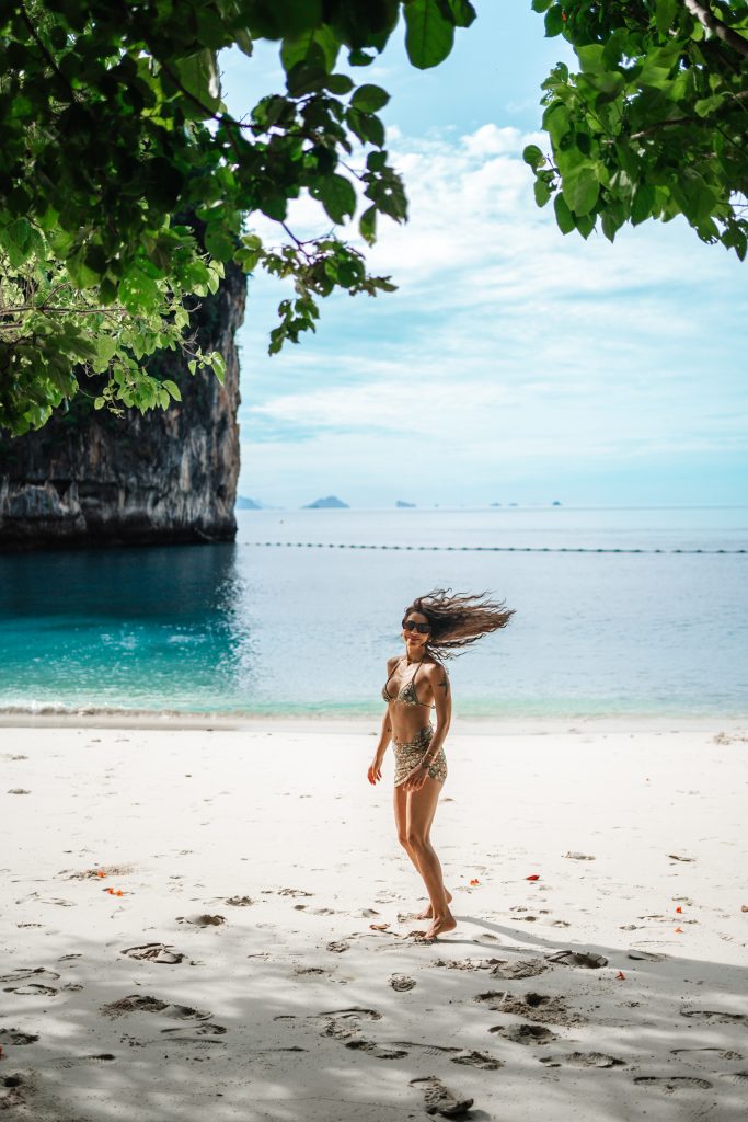 Hong Island, Krabi photographer, Krabi photography, Krabi Longtail boat, Krabi Longtail boat photographer, Krabi Long tail boat photography, Krabi longtail boat, Krabi Longtail boat photographer, Krabi Thailand, island trip, Krabi boat experience, Boat experience trip in Krabi, Krabi boat experience photography, Krabi Thailand, boat trip, Krabi island