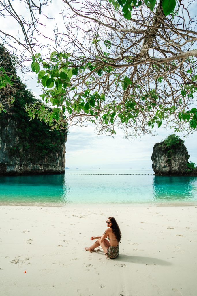 Hong Island, Krabi photographer, Krabi photography, Krabi Longtail boat, Krabi Longtail boat photographer, Krabi Long tail boat photography, Krabi longtail boat, Krabi Longtail boat photographer, Krabi Thailand, island trip, Krabi boat experience, Boat experience trip in Krabi, Krabi boat experience photography, Krabi Thailand, boat trip, Krabi island