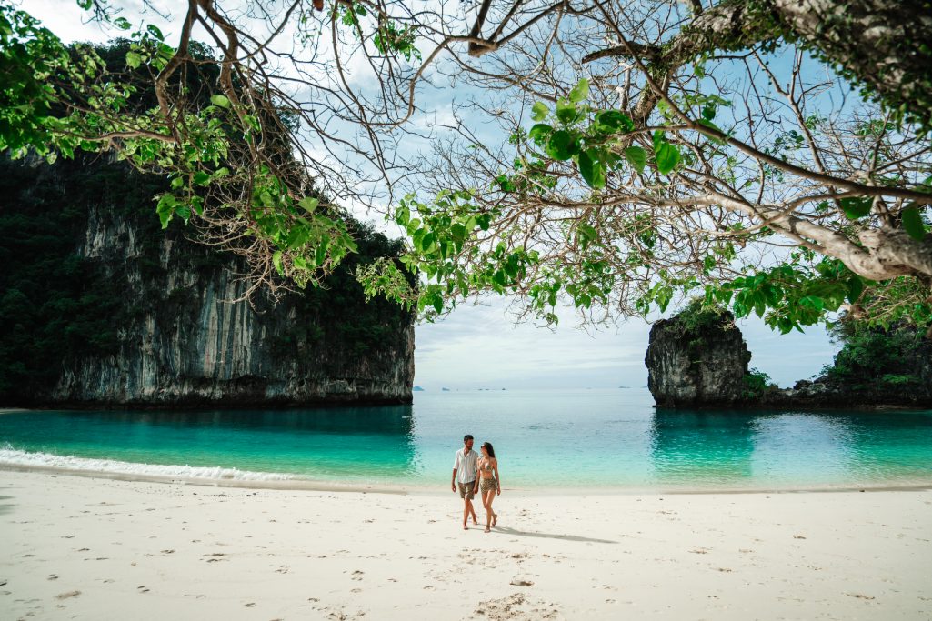 Hong Island, Krabi photographer, Krabi photography, Krabi Longtail boat, Krabi Longtail boat photographer, Krabi Long tail boat photography, Krabi longtail boat, Krabi Longtail boat photographer, Krabi Thailand, island trip, Krabi boat experience, Boat experience trip in Krabi, Krabi boat experience photography, Krabi Thailand, boat trip, Krabi island