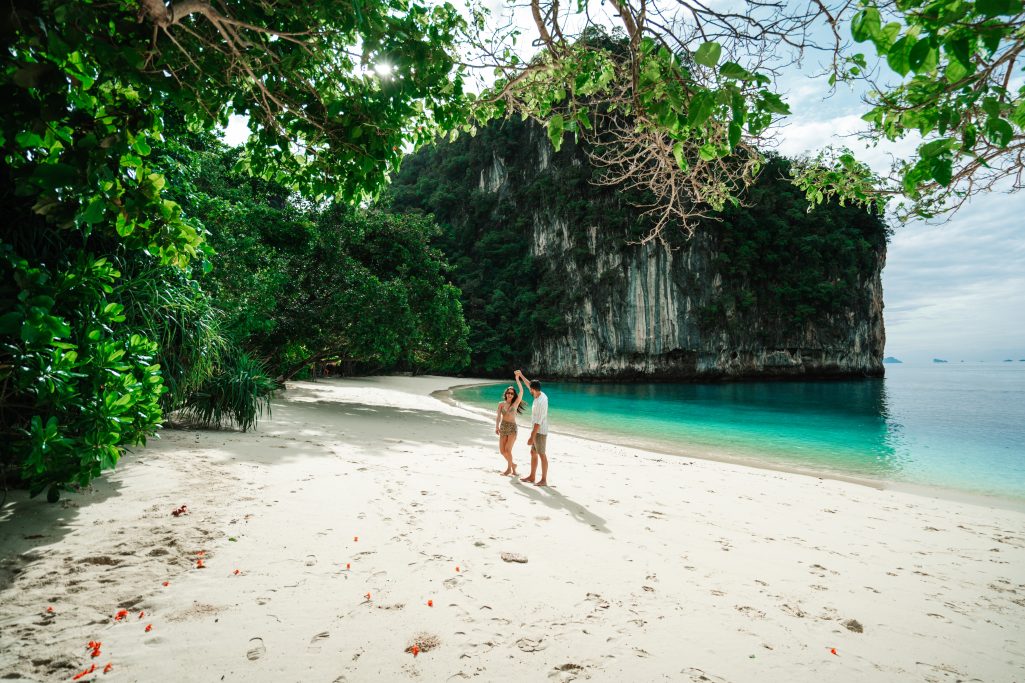 Hong Island, Krabi photographer, Krabi photography, Krabi Longtail boat, Krabi Longtail boat photographer, Krabi Long tail boat photography, Krabi longtail boat, Krabi Longtail boat photographer, Krabi Thailand, island trip, Krabi boat experience, Boat experience trip in Krabi, Krabi boat experience photography, Krabi Thailand, boat trip, Krabi island