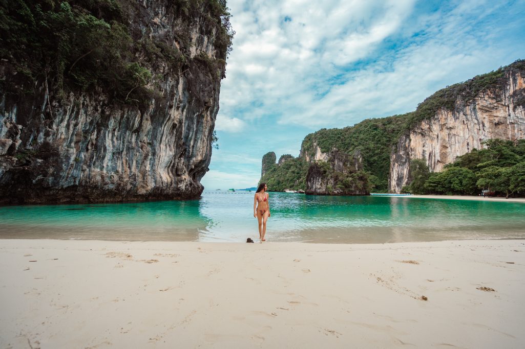 Hong Island, Krabi photographer, Krabi photography, Krabi Longtail boat, Krabi Longtail boat photographer, Krabi Long tail boat photography, Krabi longtail boat, Krabi Longtail boat photographer, Krabi Thailand, island trip, Krabi boat experience, Boat experience trip in Krabi, Krabi boat experience photography, Krabi Thailand, boat trip, Krabi island