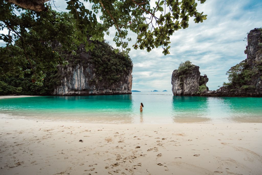 Hong Island, Krabi photographer, Krabi photography, Krabi Longtail boat, Krabi Longtail boat photographer, Krabi Long tail boat photography, Krabi longtail boat, Krabi Longtail boat photographer, Krabi Thailand, island trip, Krabi boat experience, Boat experience trip in Krabi, Krabi boat experience photography, Krabi Thailand, boat trip, Krabi island