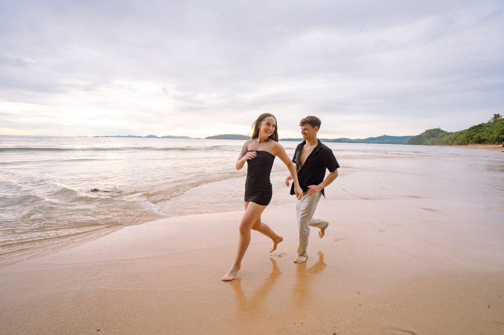 Couple, Couple photo shoot, Tub Kaek beach, Couple photography, Couple photographer, Krabi couple photo shoot