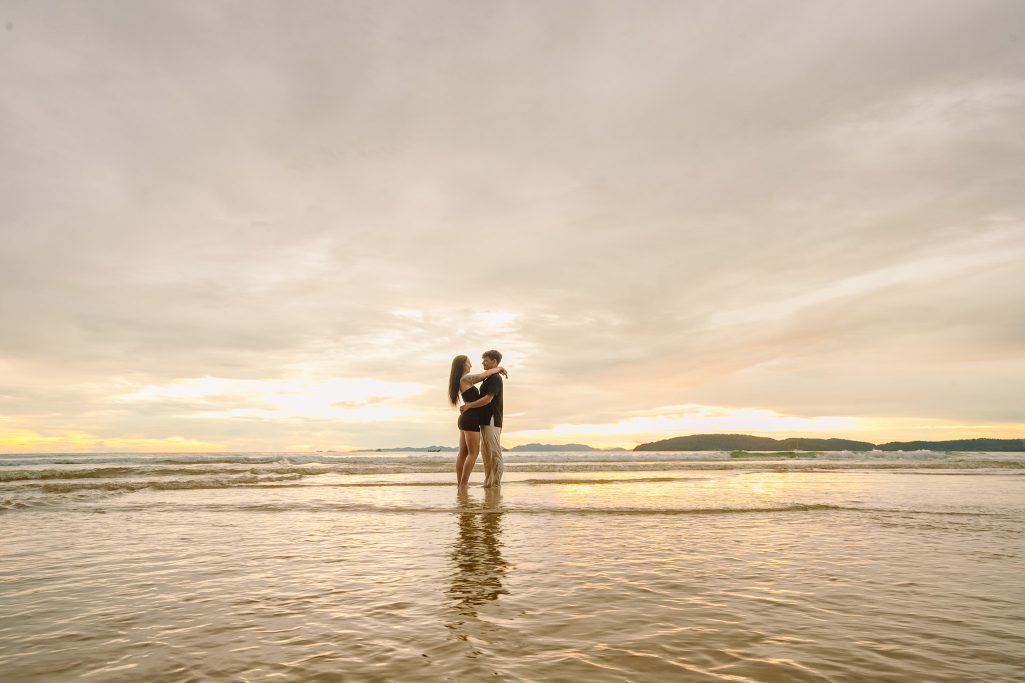 Couple, Couple photo shoot, Tub Kaek beach, Couple photography, Couple photographer, Krabi couple photo shoot