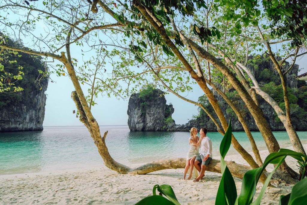 Hong Island, Krabi photographer, Krabi photography, Krabi Longtail boat, Krabi Longtail boat photographer, Krabi Long tail boat photography, Krabi longtail boat, Krabi Longtail boat photographer, Krabi Thailand, island trip, Krabi boat experience, Boat experience trip in Krabi, Krabi boat experience photography, Krabi Thailand