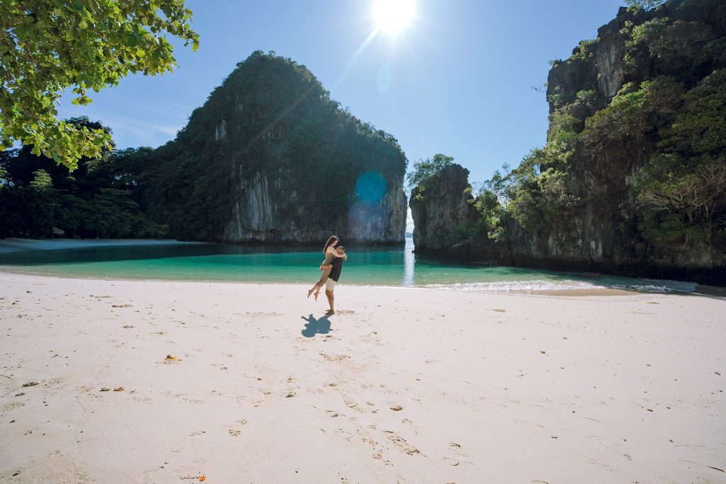 Hong Island, Krabi photographer, Krabi photography, Krabi Longtail boat, Krabi Longtail boat photographer, Krabi Long tail boat photography, Krabi longtail boat, Krabi Longtail boat photographer, Krabi Thailand, island trip, Krabi boat experience, Boat experience trip in Krabi, Krabi boat experience photography, Krabi Thailand, Honeymoon, Surprise proposal