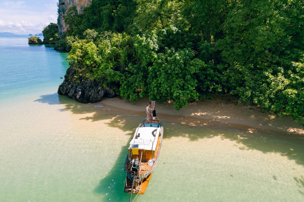 Hong Island, Krabi photographer, Krabi photography, Krabi Longtail boat, Krabi Longtail boat photographer, Krabi Long tail boat photography, Krabi longtail boat, Krabi Longtail boat photographer, Krabi Thailand, island trip, Krabi boat experience, Boat experience trip in Krabi, Krabi boat experience photography, Krabi Thailand, Honeymoon, Surprise proposal