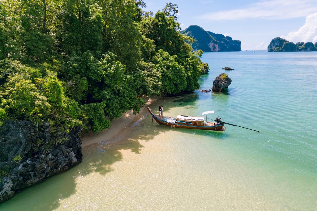 Hong Island, Krabi photographer, Krabi photography, Krabi Longtail boat, Krabi Longtail boat photographer, Krabi Long tail boat photography, Krabi longtail boat, Krabi Longtail boat photographer, Krabi Thailand, island trip, Krabi boat experience, Boat experience trip in Krabi, Krabi boat experience photography, Krabi Thailand, Honeymoon, Surprise proposal