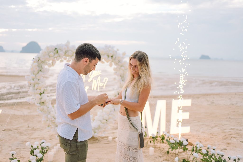 Krabi surprise proposal decoration planner, Krabi Wedding Planner, Krabi wedding, Krabi Wedding Planner, Krabi wedding organizer , Surprise proposal, Krabi surprise proposal photography, proposal decoration, surprise proposal photographer in Krabi