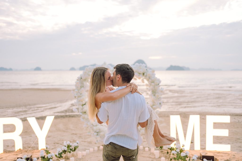 Krabi surprise proposal decoration planner, Krabi Wedding Planner, Krabi wedding, Krabi Wedding Planner, Krabi wedding organizer , Surprise proposal, Krabi surprise proposal photography, proposal decoration, surprise proposal photographer in Krabi