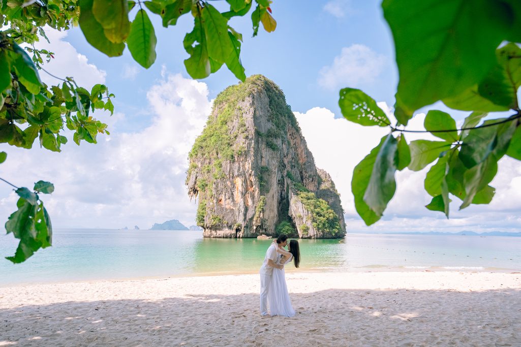 Krabi photographer, Krabi photography, Railay beach, Krabi Thailand, Engagement, Rayavadee resort