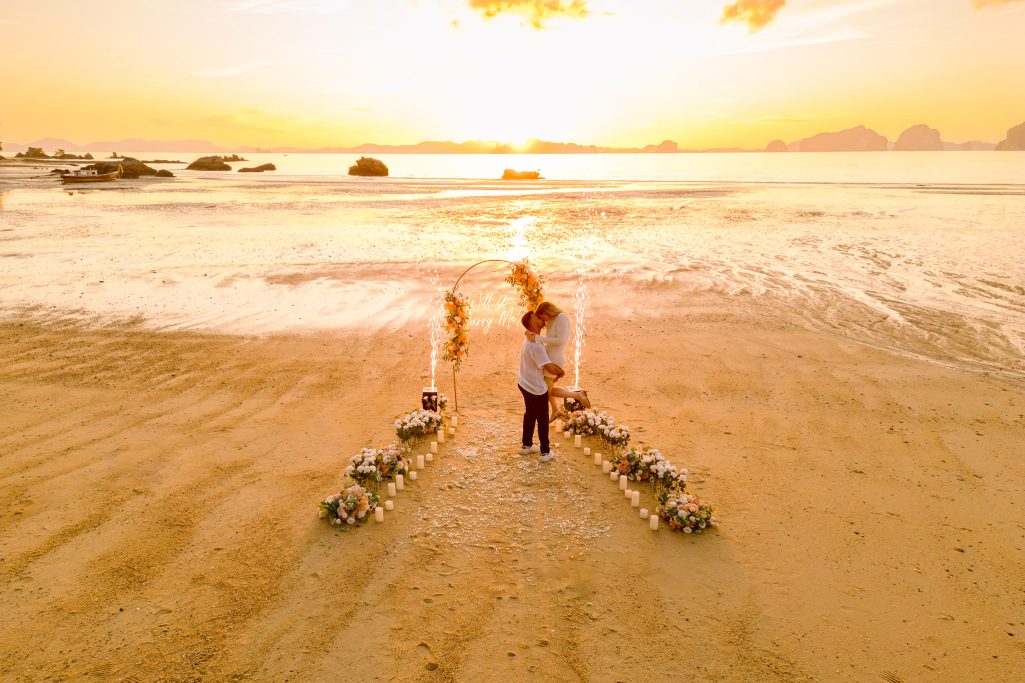 Krabi surprise proposal decoration planner, Krabi Wedding Planner, Krabi wedding, Krabi Wedding Planner, Krabi wedding organizer , Surprise proposal, Krabi surprise proposal photography, proposal decoration, surprise proposal photographer in Krabi