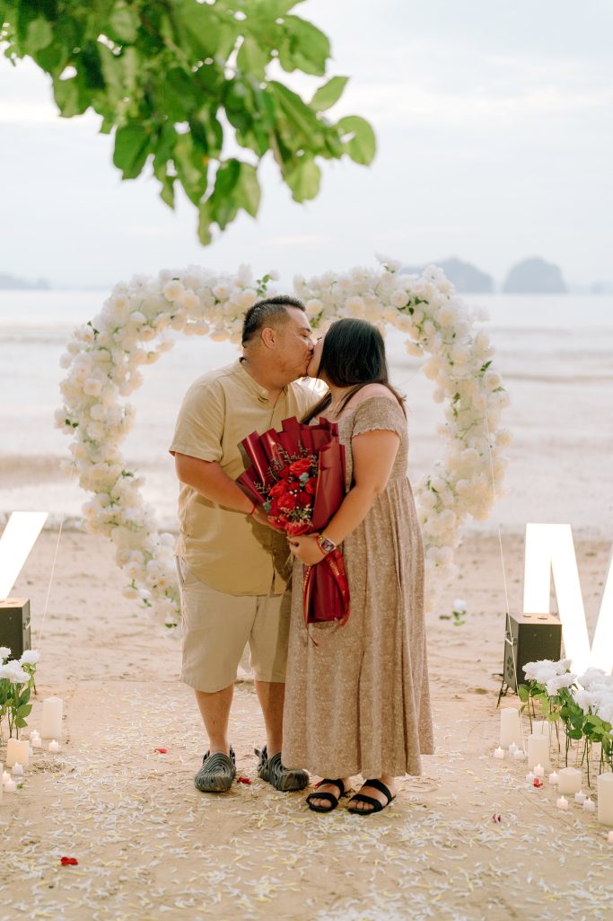 Krabi surprise proposal decoration planner, Krabi Wedding Planner, Krabi wedding, Krabi Wedding Planner, Krabi wedding organizer , Surprise proposal, Krabi surprise proposal photography, proposal decoration, surprise proposal photographer in Krabi