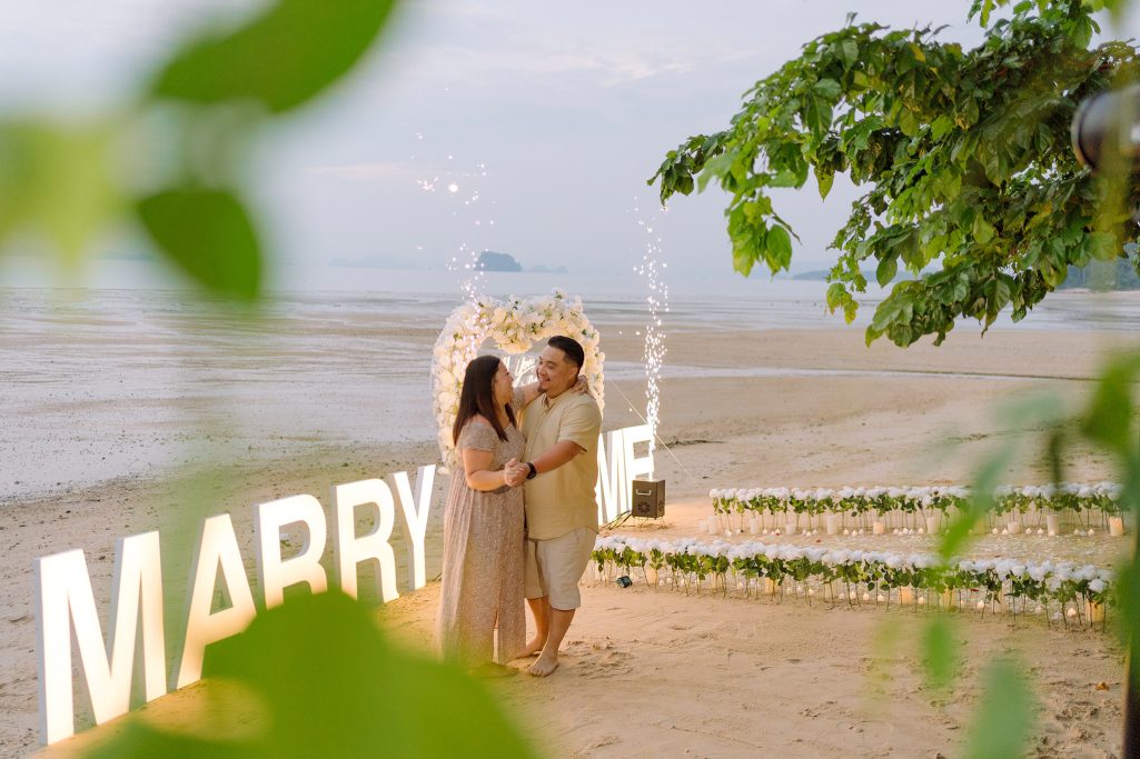 Krabi surprise proposal decoration planner, Krabi Wedding Planner, Krabi wedding, Krabi Wedding Planner, Krabi wedding organizer , Surprise proposal, Krabi surprise proposal photography, proposal decoration, surprise proposal photographer in Krabi