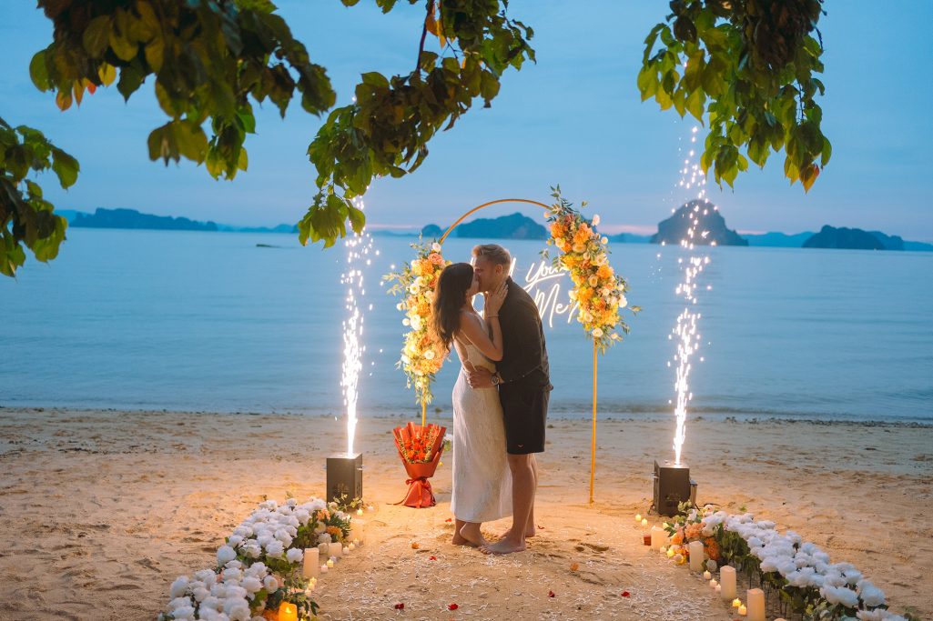 Krabi surprise proposal decoration planner, Krabi Wedding Planner, Krabi wedding, Krabi Wedding Planner, Krabi wedding organizer , Surprise proposal, Krabi surprise proposal photography, proposal decoration, surprise proposal photographer in Krabi