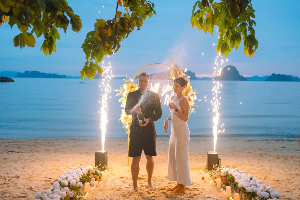 Krabi surprise proposal decoration planner, Krabi Wedding Planner, Krabi wedding, Krabi Wedding Planner, Krabi wedding organizer , Surprise proposal, Krabi surprise proposal photography, proposal decoration, surprise proposal photographer in Krabi